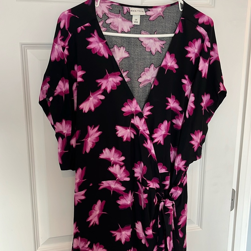 Wrap dress, only wore twice, has pockets!!
